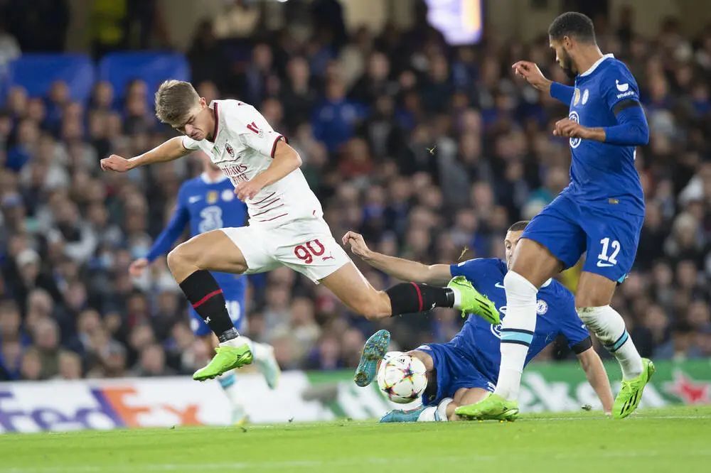 劳内和多库 劳内和多库